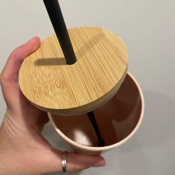 🦇FREE w/$50 purchase 🦇Orange Checkered Tumbler with Bats and wood lid with Straw - Picture 5 of 5